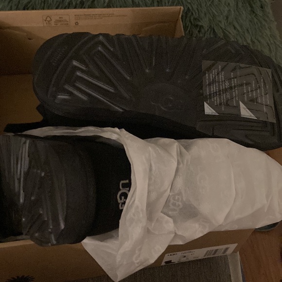 Black Uggs size 4 (brand new) - Picture 5 of 5
